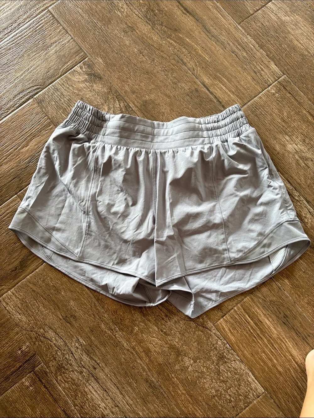 Lululemon Light Gray Women’s Active Shorts - Unbranded
